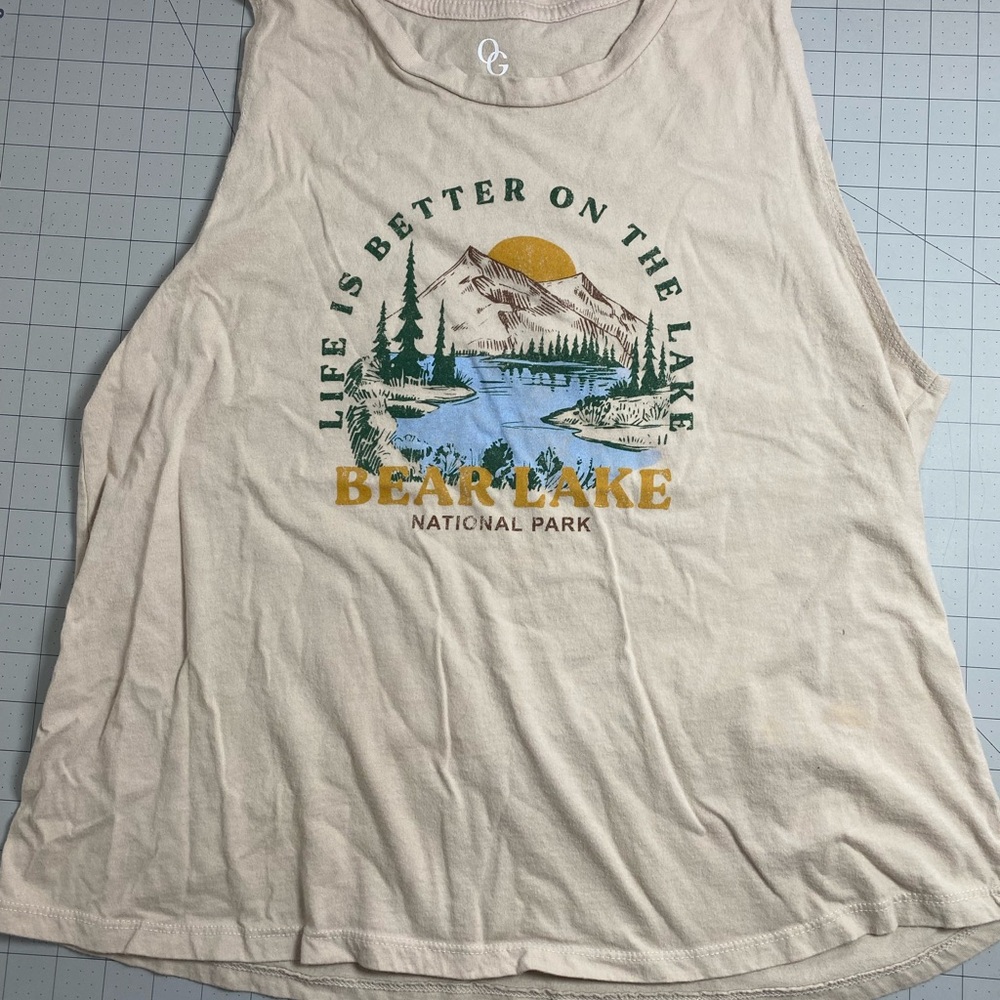 Women’s 100% Cotton Bear Lake National Park Graphic Tank Top - Cream size large